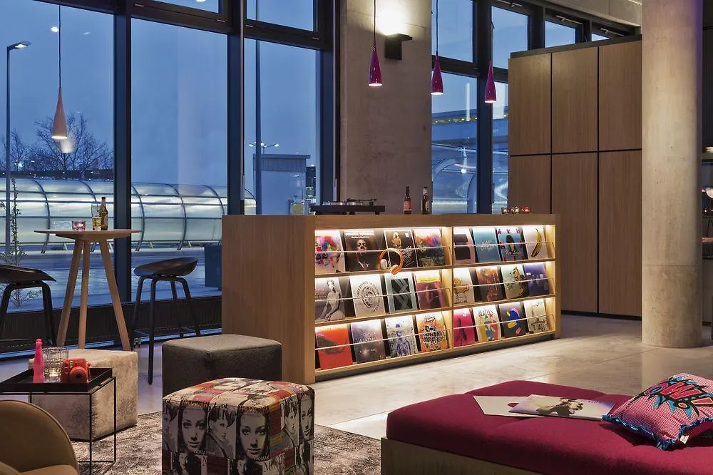 Moxy Vienna Airport Hotel