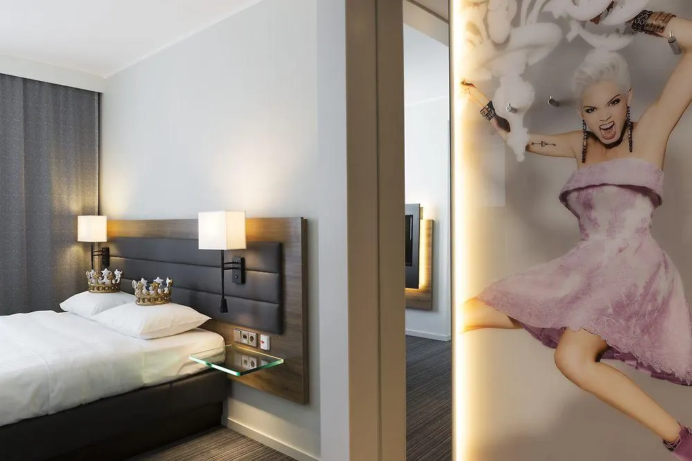 Moxy Vienna Airport Hotel Schwechat