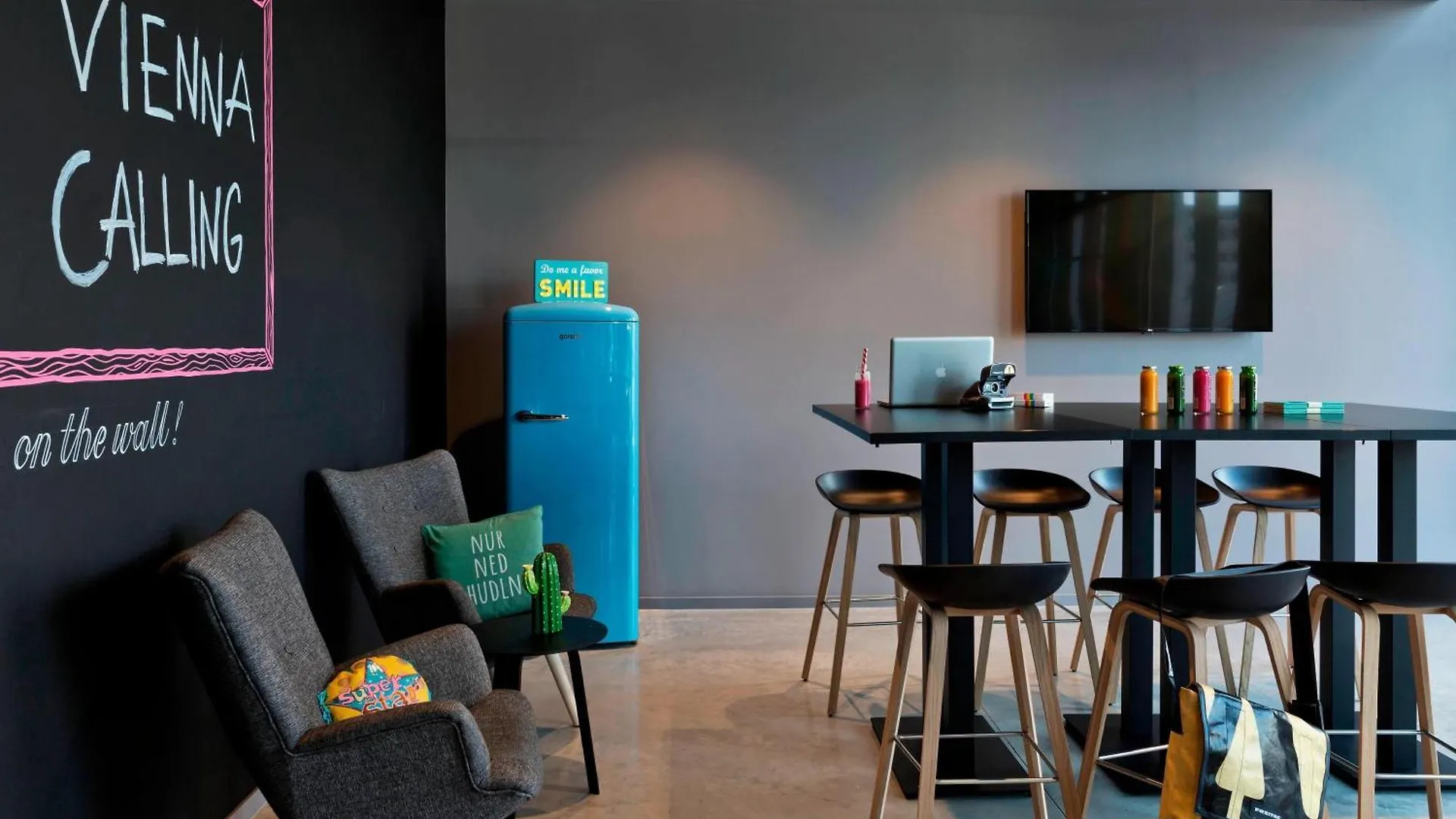 Moxy Vienna Airport Hotel Schwechat
