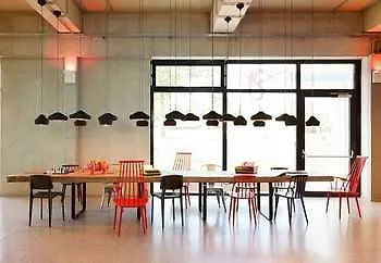 ***  Moxy Vienna Airport Hotel Austria