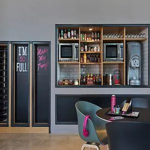 Moxy Vienna Airport Hotel