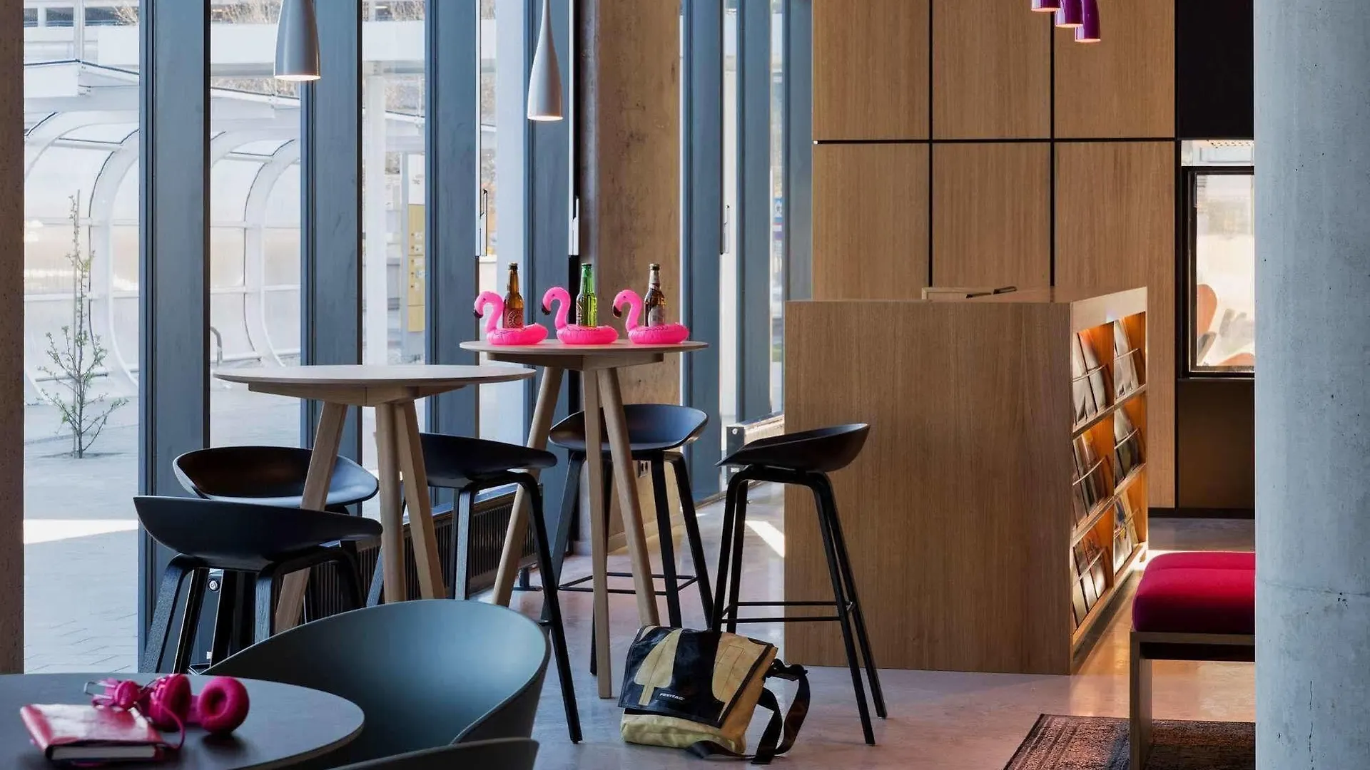 Moxy Vienna Airport Hotel