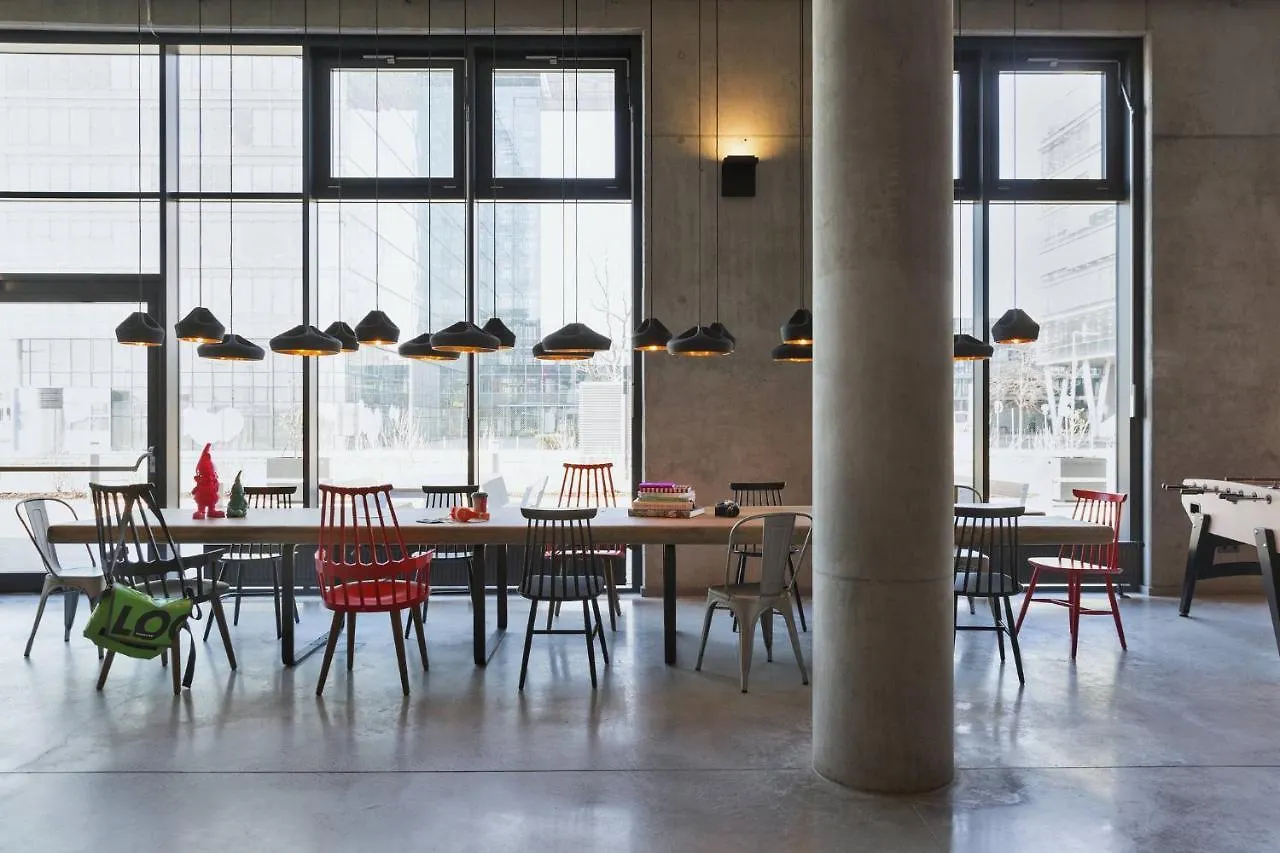 Moxy Vienna Airport Hotel